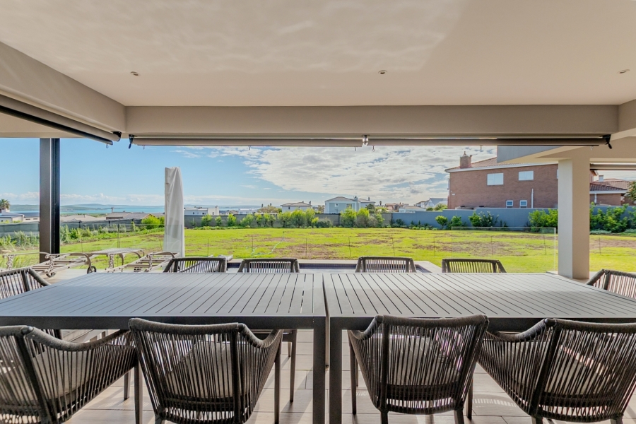 4 Bedroom Property for Sale in Myburgh Park Western Cape